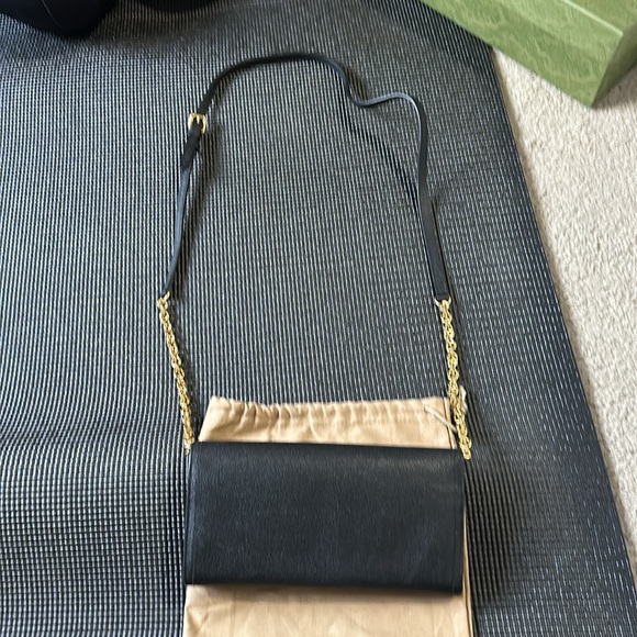 Authentic Burberry wallet on a chain/crossbody - Picture 3 of 6